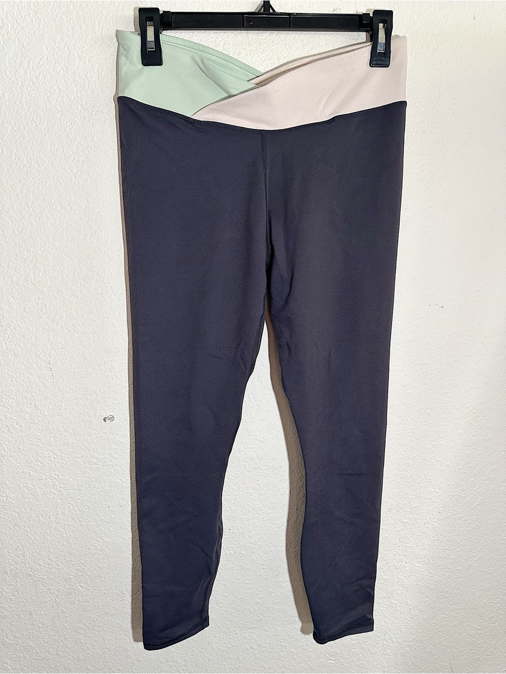Fabletics Winn II PowerHold 7/8 Leggings in Pewter Bliss Pink Green Mist
